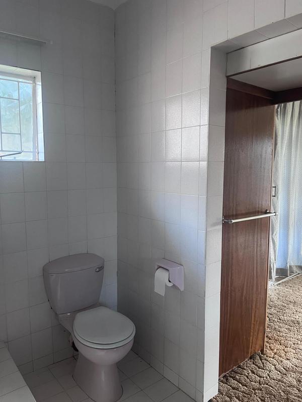 To Let 4 Bedroom Property for Rent in Riviera Park North West
